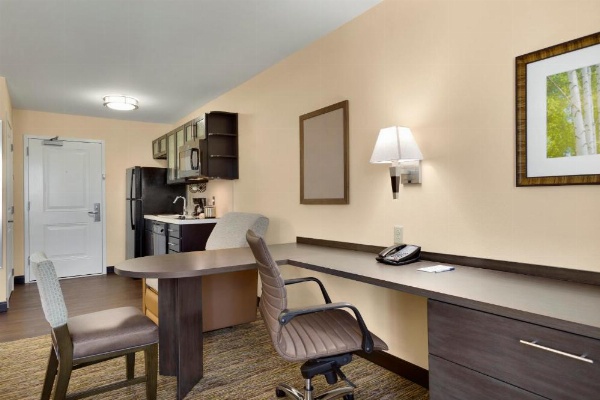 Candlewood Suites VESTAL - BINGHAMTON image 16