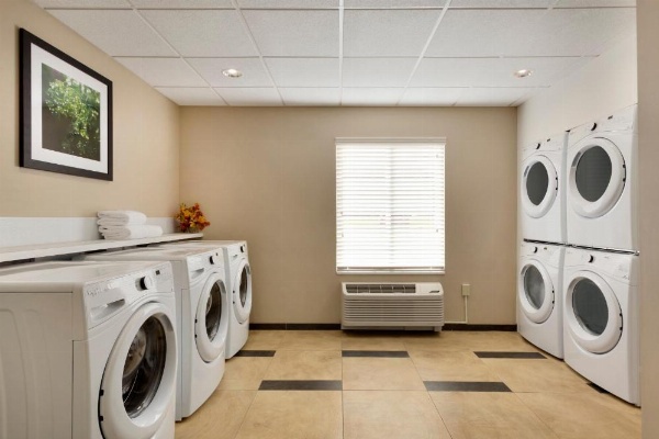 Candlewood Suites VESTAL - BINGHAMTON image 9
